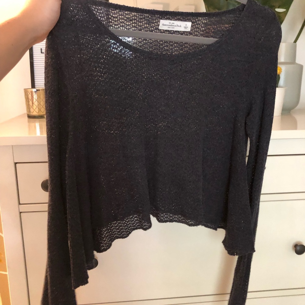 Long sleeve crop top